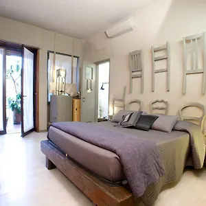 Bed & Breakfast Bed+art, Milan